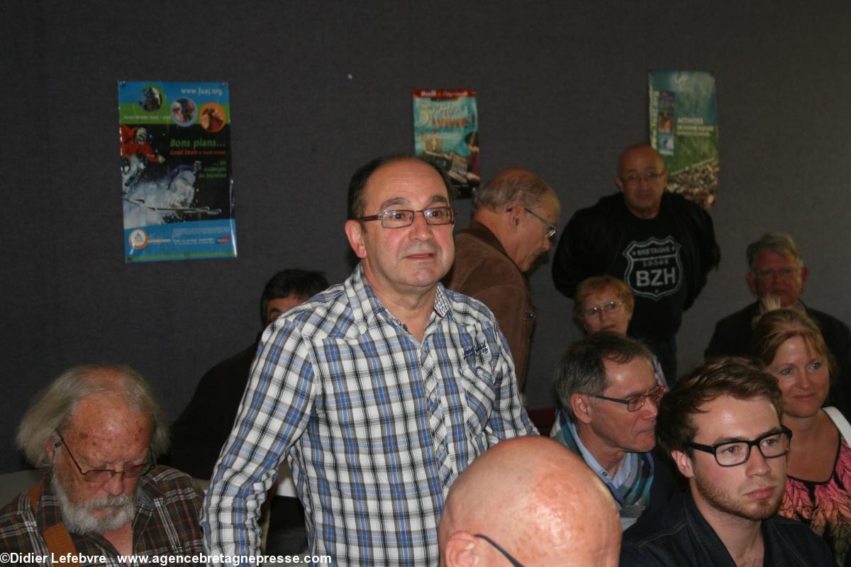 2- Régionales en 44 : lancement de la campagne de la liste Denigot. Intervention de Yves Averty, Président de Yezhoù ha Sevenadur 2- Régionales en 44 : lancement de la campagne de la liste Denigot. Intervention de Yves Averty, Président de Yezhoù ha Sevenadur