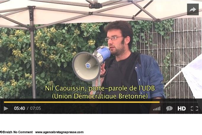 Nil Caouissin pour l'UDB. Rassemblement à Carquefou le 7 octobre 2015. Copie d'écran. Nil Caouissin pour l'UDB. Rassemblement à Carquefou le 7 octobre 2015. Copie d'écran.