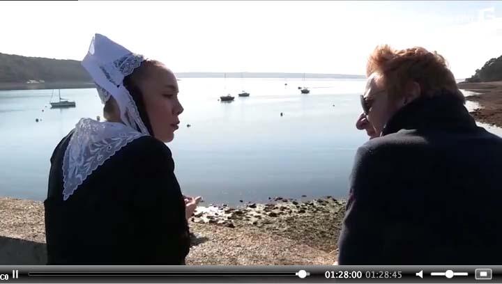 Jérôme Pitorin s'informe sur la situation de la langue bretonne.