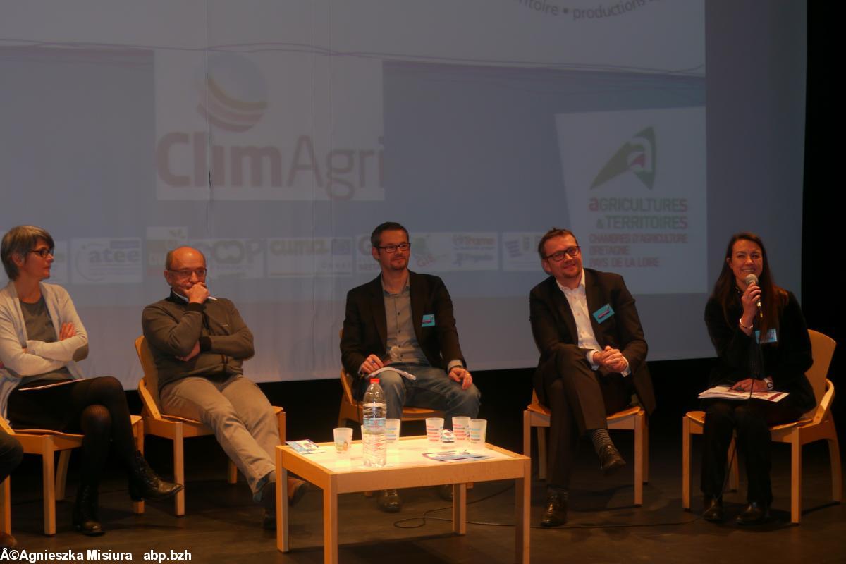 Participants spécialistes dans la domaine du changement climatique