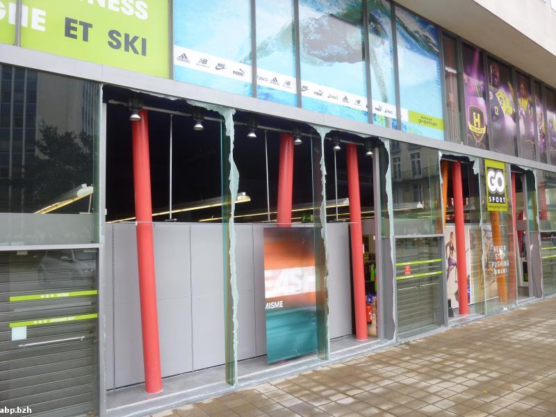 pillage de chaussures et de vêtements