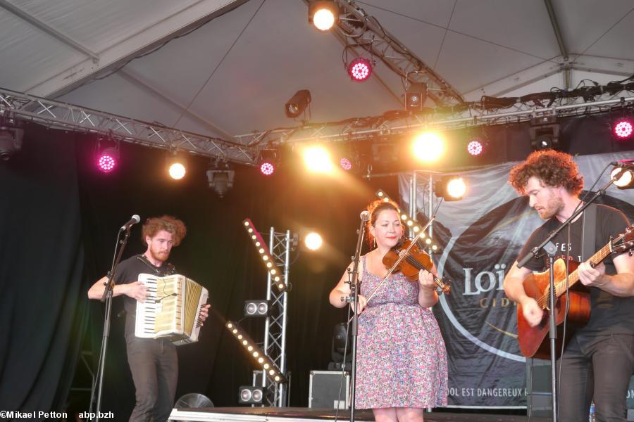 groupe "Mc Donnel Band" III place dans le concours "Trophée de Loïc Raison" groupe "Mc Donnel Band" III place dans le concours "Trophée de Loïc Raison"