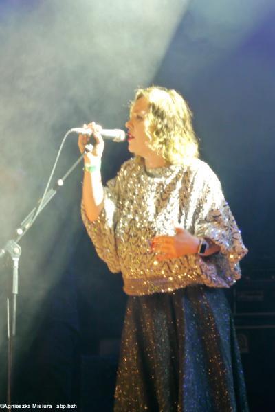 Rachel Goswell de "Minor Victories"