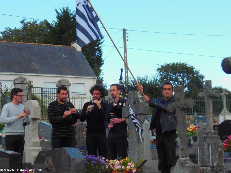 Yann-Kêl Kernalegenn, Kemper, 1er oct. 2016, 40 ans. Yann-Kêl Kernalegenn, Kemper, 1er oct. 2016, 40 ans.