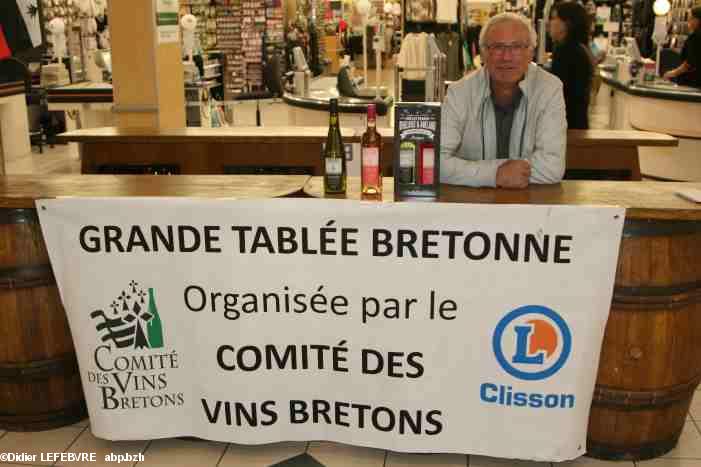 Petite Tablée Bretonne - Leclerc à Clisson - semaine du goût - octobre 2016 - Pas peu fier, Didier Duplouy, du domaine de Héloïse et Abelard Petite Tablée Bretonne - Leclerc à Clisson - semaine du goût - octobre 2016 - Pas peu fier, Didier Duplouy, du domaine de Héloïse et Abelard