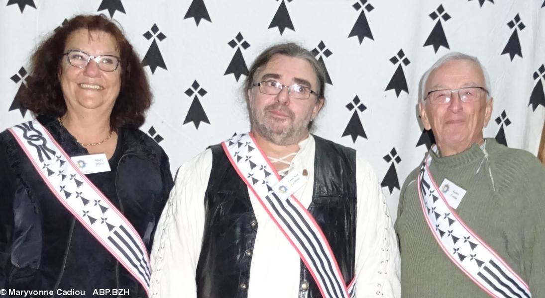 2- Le Triangle des présidents. Mary Olivo et André Corlay entourent le président Yann-Kez Gaultier. 2- Le Triangle des présidents. Mary Olivo et André Corlay entourent le président Yann-Kez Gaultier.