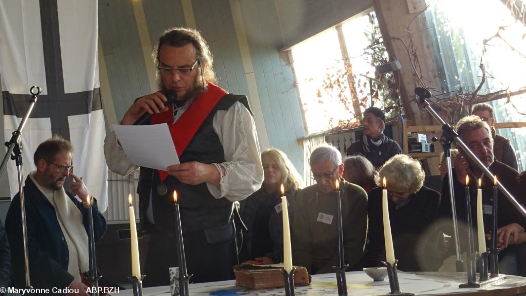 35- Lecture du texte du serment. 35- Lecture du texte du serment.