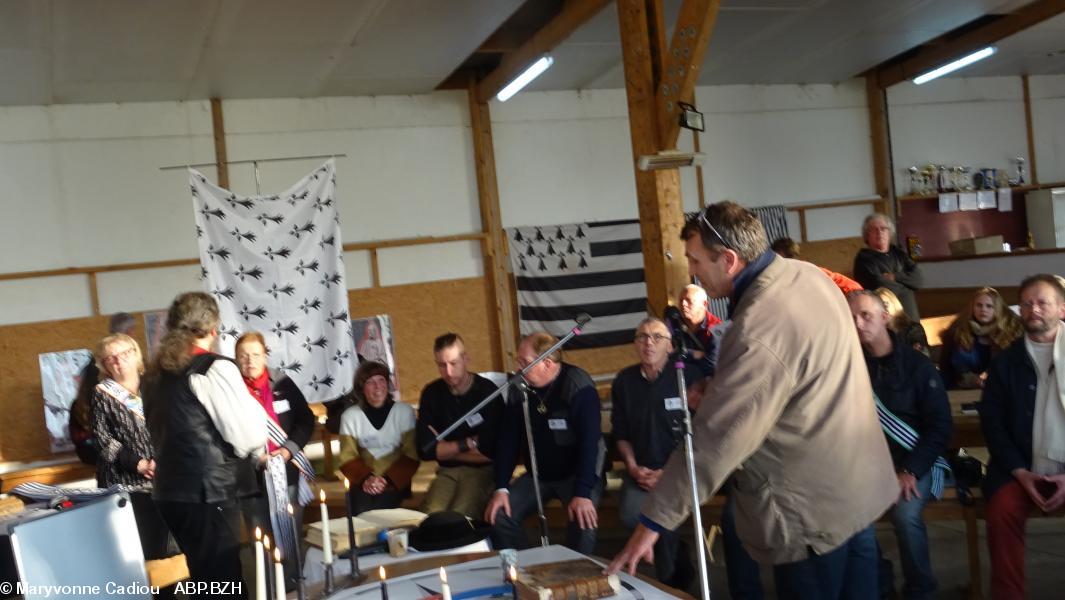 44- Charles de Kermenguy prête serment. 44- Charles de Kermenguy prête serment.