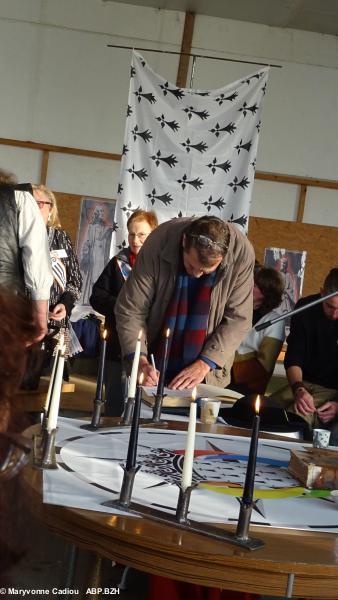 45- Charles de Kermenguy signe. 45- Charles de Kermenguy signe.