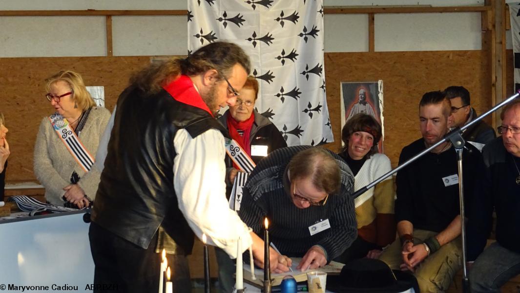 60- Davy French signe. 60- Davy French signe.