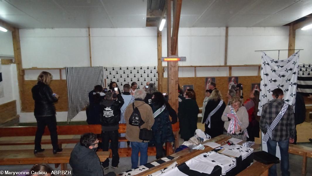 81- Les élus du Triangle posent pour la photo. 81- Les élus du Triangle posent pour la photo.