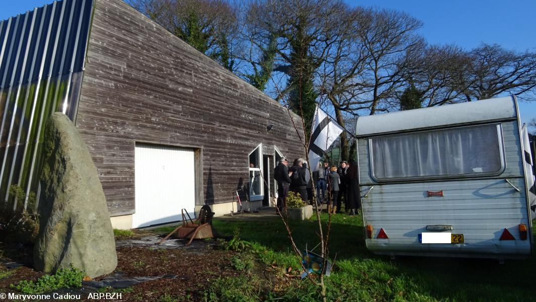 88- Pour rappel, le ciel bleu de samedi 17 vers 13 h. 88- Pour rappel, le ciel bleu de samedi 17 vers 13 h.