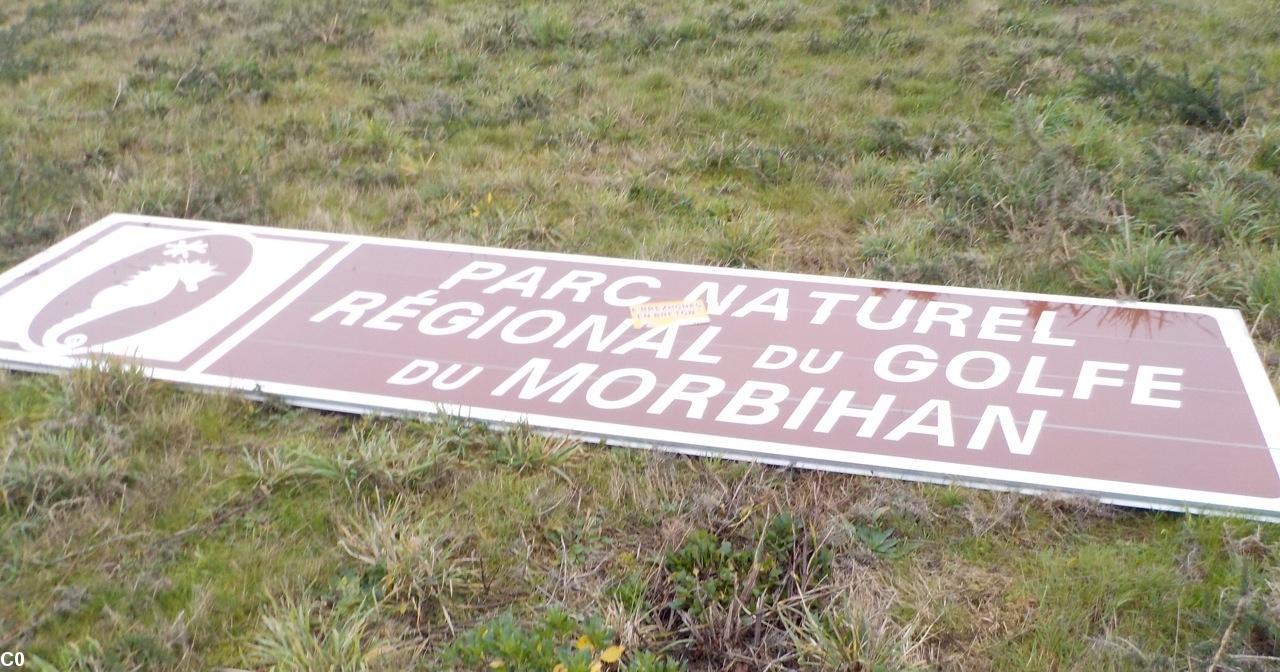 Panell staliet gant an DIRO (servijoù ar Stad).