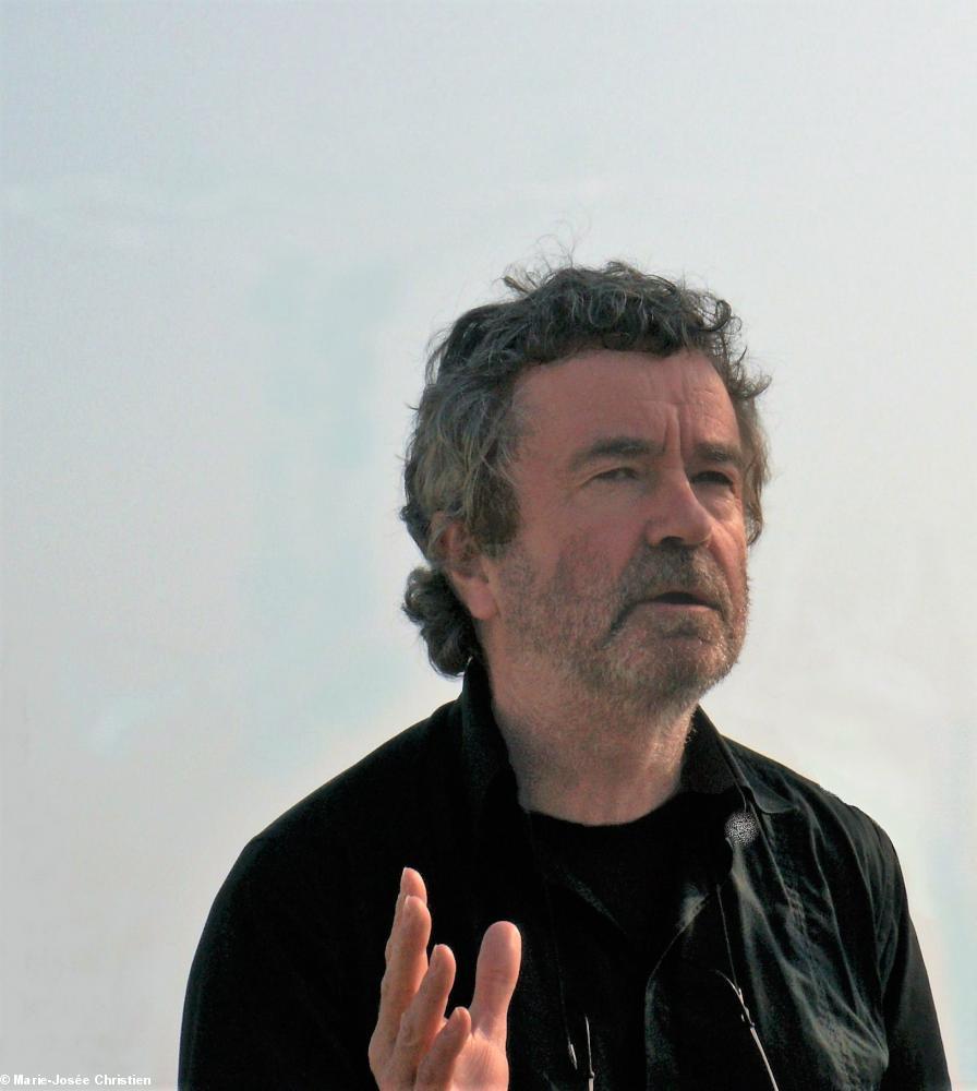 Guy Allix en lecture à Durcet (Orne)