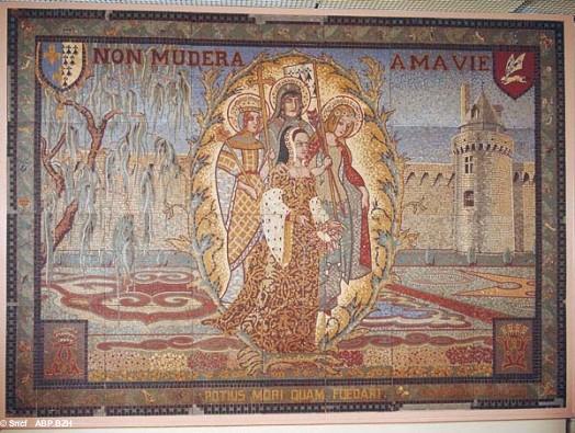 La carte postale de la mosaïque Anne de Bretagne en la gare de Vannes.