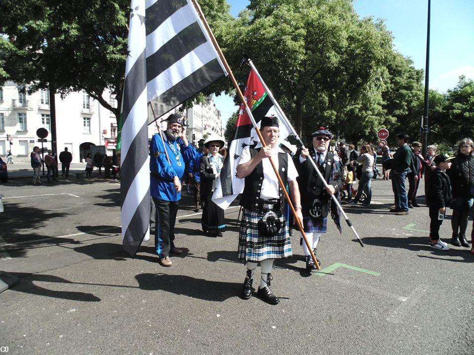 3 Retour du défilé en ville (ph. Comité des Vins Bretons). 3 Retour du défilé en ville (ph. Comité des Vins Bretons).