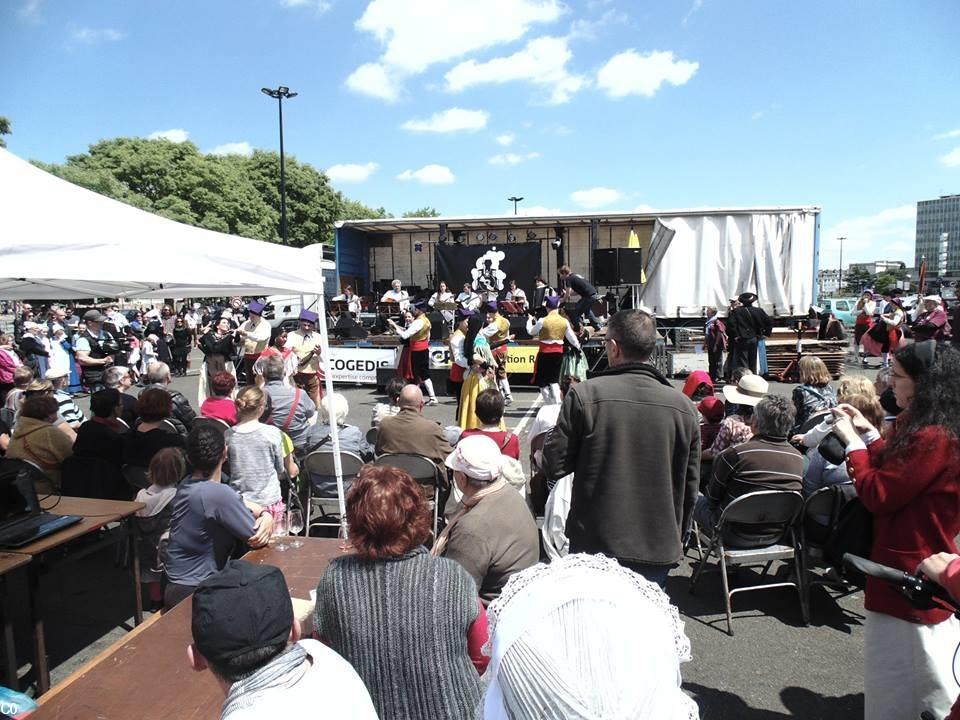 6 Le début des spectacles (ph. Comité des Vins Bretons). 6 Le début des spectacles (ph. Comité des Vins Bretons).