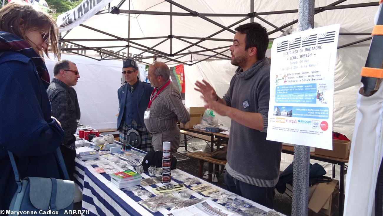 25- Stand de Bretagne Réunie. 25- Stand de Bretagne Réunie.