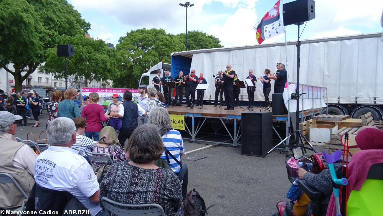 46- Bombardes and Co, première prestation. 46- Bombardes and Co, première prestation.