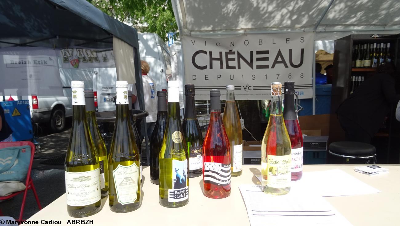 8- Stand des Vignobles Chéneau (Mouzillon). 8- Stand des Vignobles Chéneau (Mouzillon).