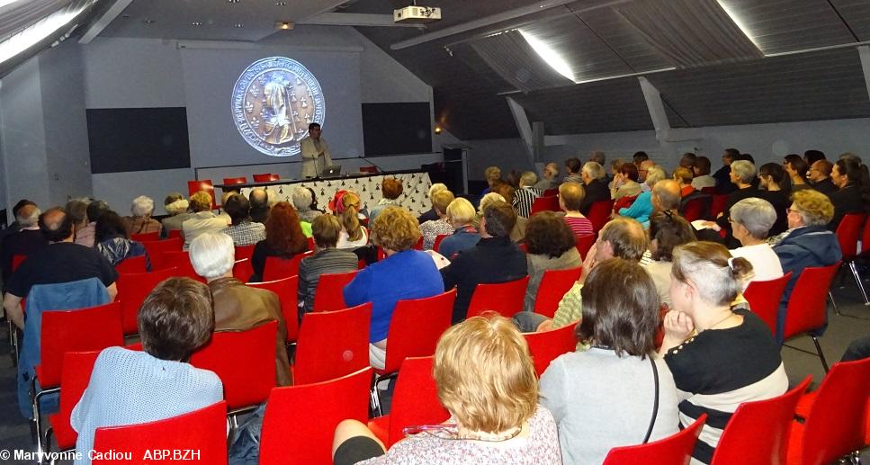 30- Au fond Gildas Salaün et une médaille ? 30- Au fond Gildas Salaün et une médaille ?
