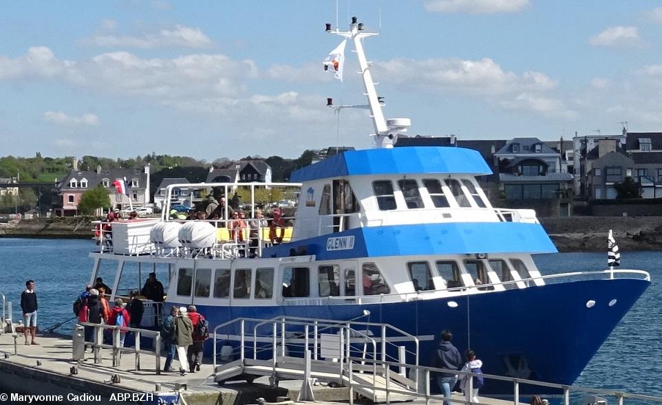 3- Gwenn ha du à la proue du Glenn II. 3- Gwenn ha du à la proue du Glenn II.