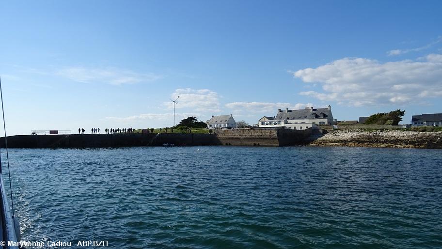 57 Au revoir l'île Saint-Nicolas ! Il est 18 h. 57 Au revoir l'île Saint-Nicolas ! Il est 18 h.