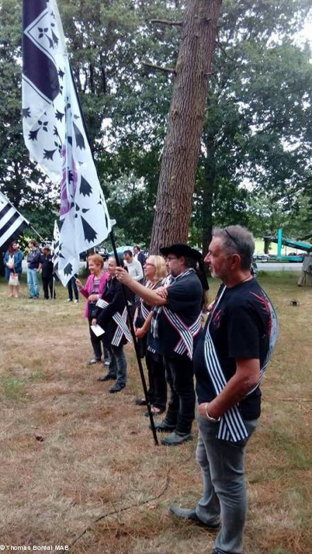 Quelques membres de Dael Breizh et de KAD... Quelques membres de Dael Breizh et de KAD...