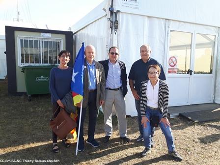 Au Centre Thierry Salaun Membre du Conseil National chargé des relations internationales et à sa droite le Président de l'EAJ PNV Nord à St Jean de Luze