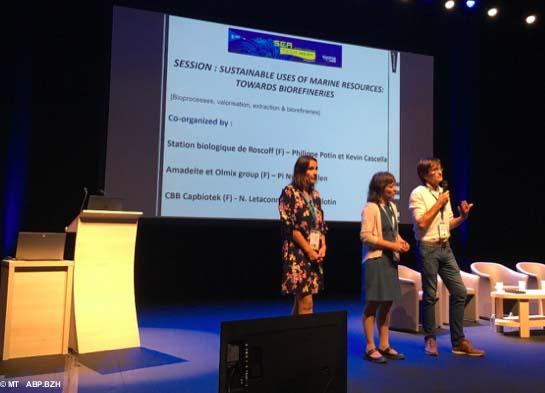 Session co-organisée par (de gauche à droite) Stéphanie Guillotin (CBB Capbiotek), Pi Nyvall Collen (Amadeite et Olmix Group) et Philippe Potin (Station biologique de Roscoff), présentant notamment le projet GENIALG