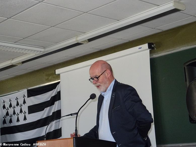 Assemblée générale 2019 de l'ICB : Jean-Pierre Lévêque présente ses travaux en lien avec les peuples minoritaires d'Europe Assemblée générale 2019 de l'ICB : Jean-Pierre Lévêque présente ses travaux en lien avec les peuples minoritaires d'Europe