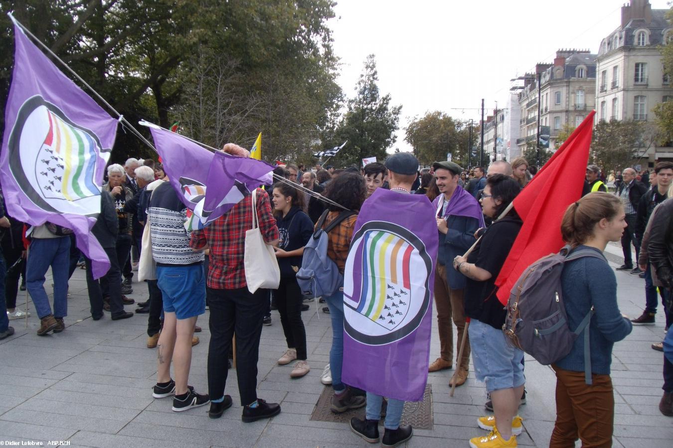 manif de la Coordination démocratique bretonne et de 44=BZH du 28/09/19 - le Gwenn ha Du arc-en-ciel manif de la Coordination démocratique bretonne et de 44=BZH du 28/09/19 - le Gwenn ha Du arc-en-ciel