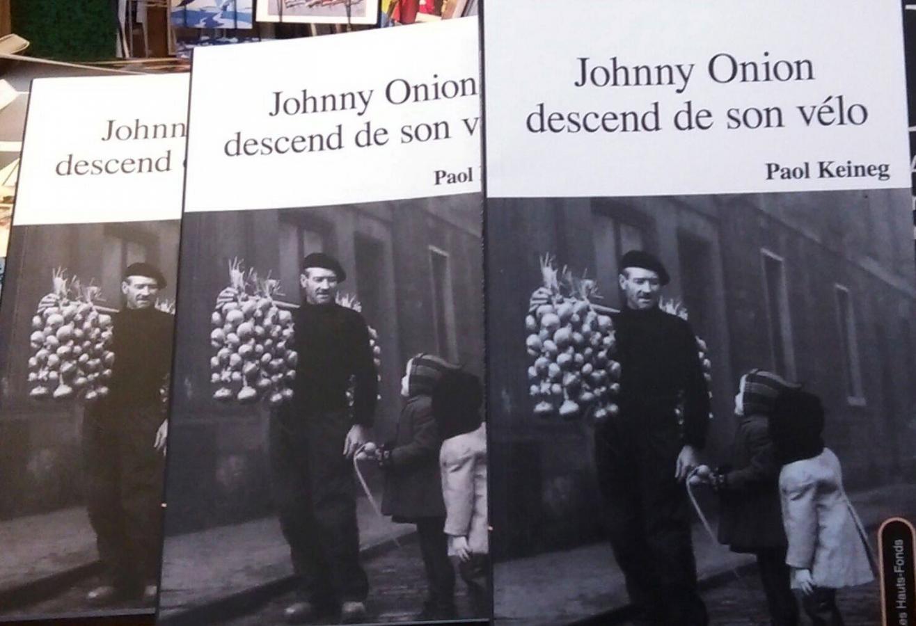 Johnny Onion descend de son vélo