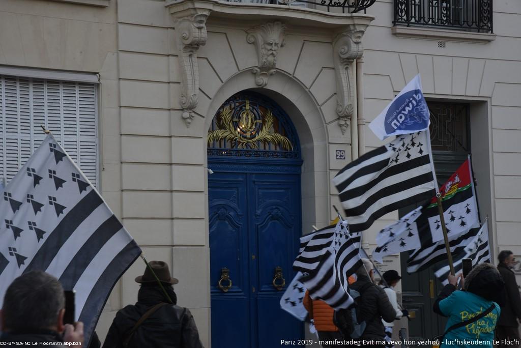 manifestadeg e Pariz evit ar yezhoù rannvroel 2019