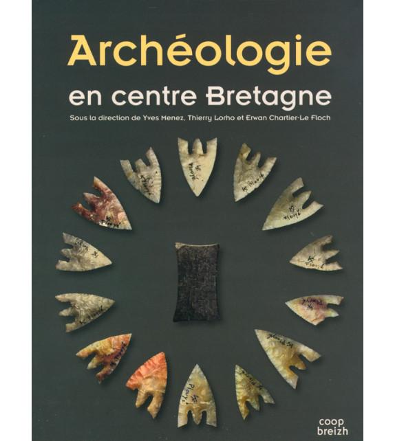 ARCHÉOLOGIE EN CENTRE BRETAGNE
Nouvelle édition complétée ! Cet ouvrage propose une synthèse grand public et très illustrée des recherches effectuées sur les nouveaux sites découverts récemment en centre Bretagne. 
Editeur
COOP BREIZH  
Auteur : ERWAN CHARTIER-LE FLOCH   YVES MENEZ   THIERRY LORHO  
Parution	2020-10
Nb de pages :	190
Dimensions	19 x 25,5 cm 
Prix : 25 euros