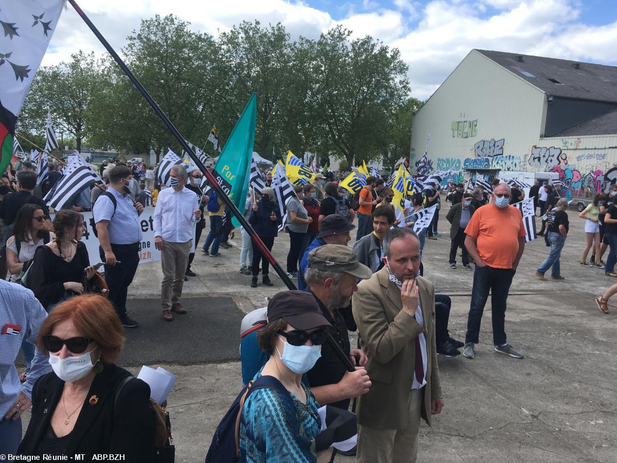 Cortège : 1500 personnes ont défilé Cortège : 1500 personnes ont défilé