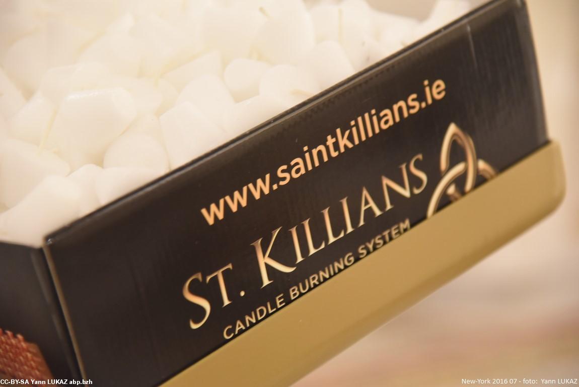 New-York , cathédrale Saint Patrick.. Vue intérieure.  www.saintkillians.ie. Killians, un nom qui révèle l'influence  irlandaise. Comme un air de pays, outre-atlantique..