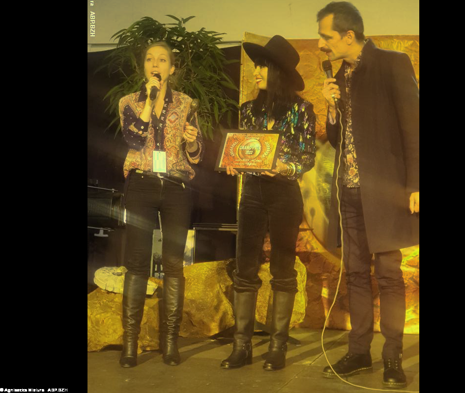 de la gauche: Agata Wieczorek, Aurélia Mengin  et Nicolas Martin