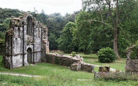Abbaye Saint-Maurice à Carnoët