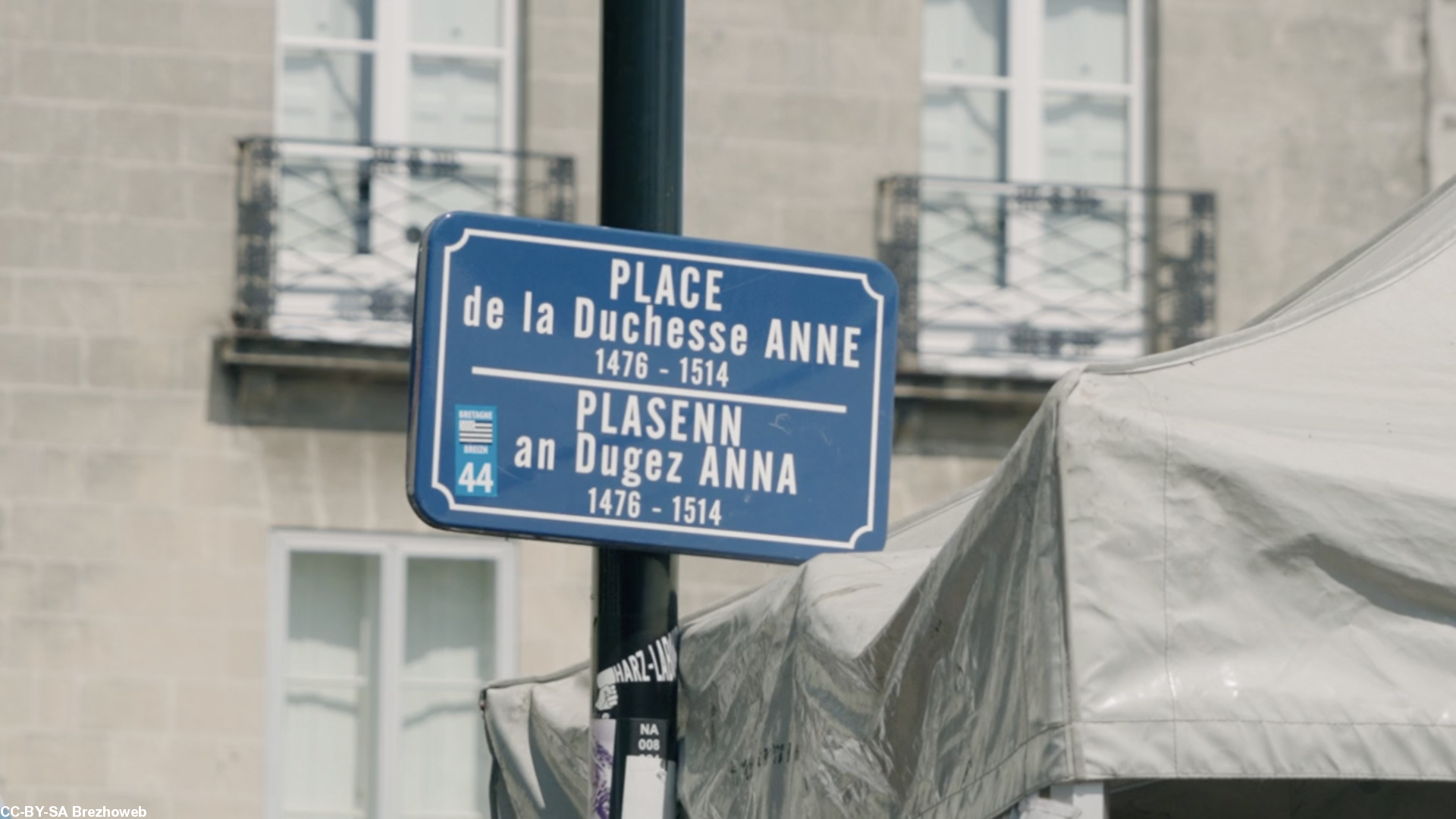 Une signalétique bilingue a été mise en place, ce qui est une bonne avancée... Mais est-ce suffisant ?