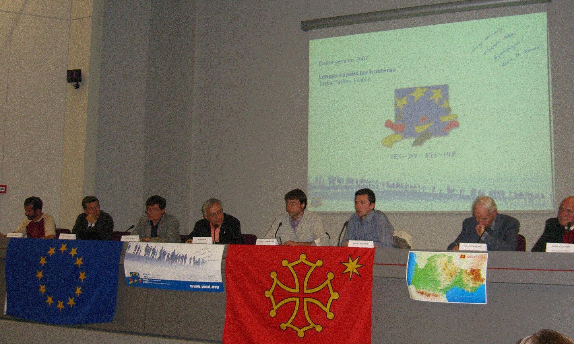 Les intervenants lors du débat public à la chambre de commerce et d\'industrie des Haute-Pyrénées