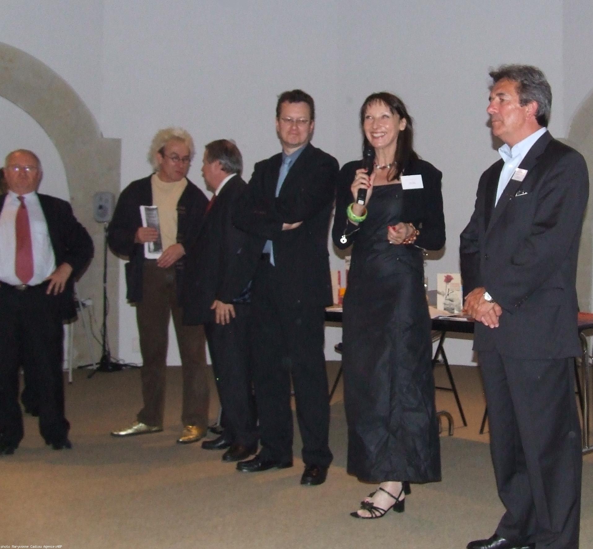 Claudie Poirier convie les invités à rejoindre le buffet.
Claudie Poirier convie les invités à rejoindre le buffet.