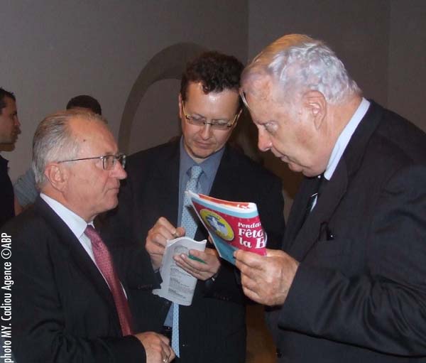 Patrick Mareschal Kristian Guyonvarc\'h et Jean Yves Bourriau président de Bretagne Réunie. Patrick Mareschal Kristian Guyonvarc\'h et Jean Yves Bourriau président de Bretagne Réunie.