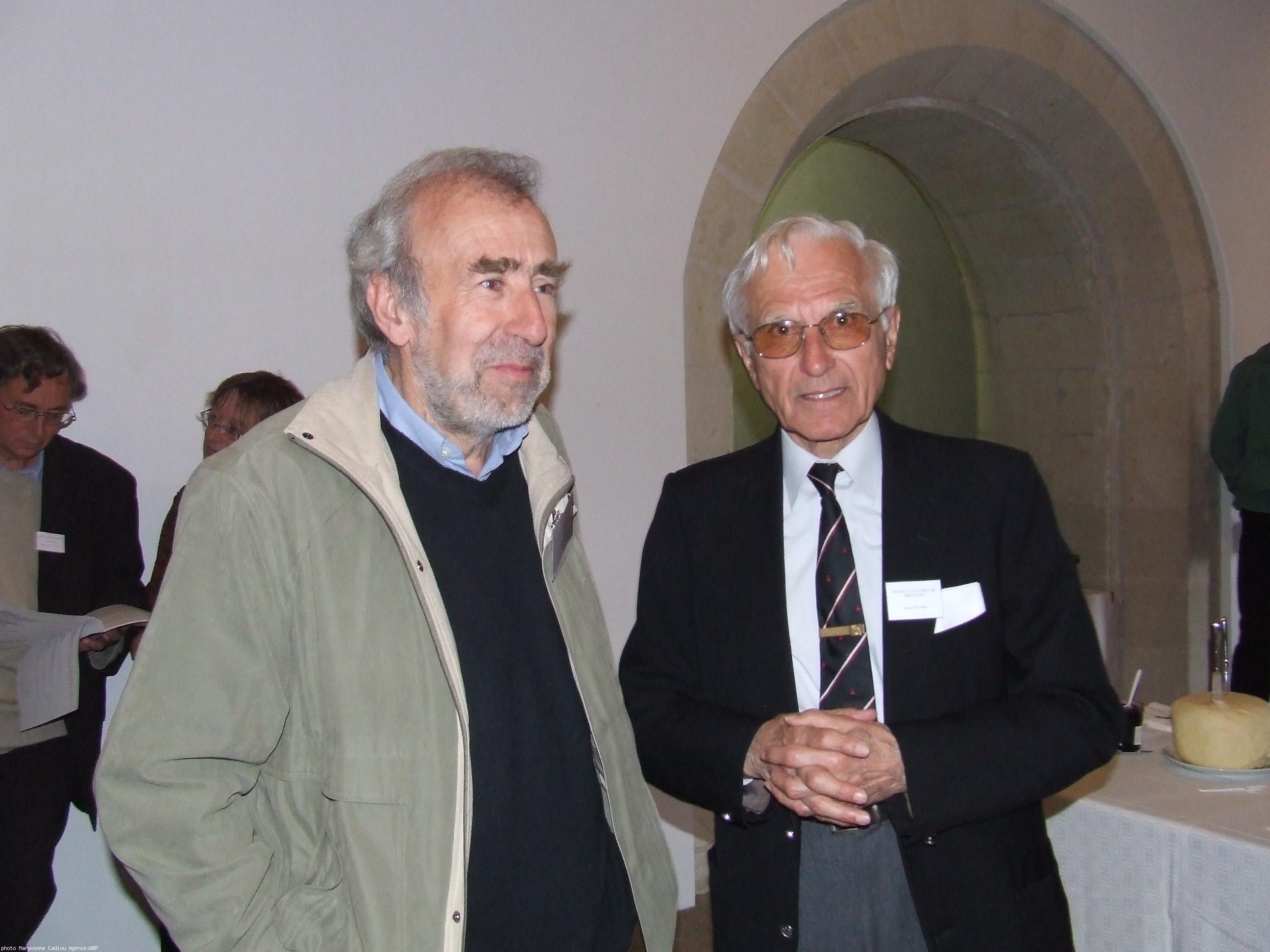 Jean Raynaudon président de l\'Agence culturelle bretonne-44 et Jean Cévaër vice-président de l\'Institut culturel de Bretagne et membre de Produit en Bretagne. Jean Raynaudon président de l\'Agence culturelle bretonne-44 et Jean Cévaër vice-président de l\'Institut culturel de Bretagne et membre de Produit en Bretagne.