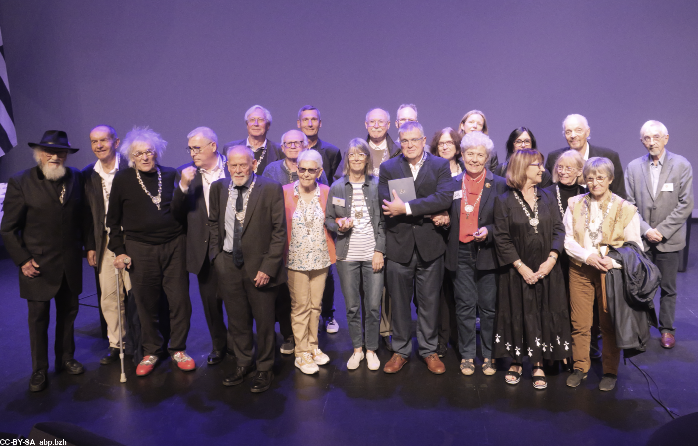 Des chevaliers des temps modernes au service d'une très ancienne nation.