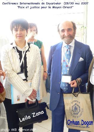 Leila Zana etOrhan Dogan lors de la Conférence Internationale de Diyarbakir sur \"Paix et Justice pour le Moyen Orient\"