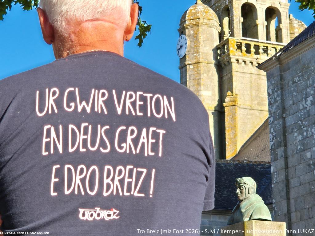 Ur gêr-stur ouzh kein un D-shirt. E galleg ( un vrai breton a fait son Tro-Breiz ) Ur gêr-stur ouzh kein un D-shirt. E galleg ( un vrai breton a fait son Tro-Breiz )