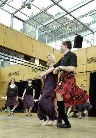 \"A trip to Lorient\"   une danse créée spécialement pour le Festival de Lorient 2007 par le Royal Scottish Dance Ballet  présentée à Edinburgh  à l\'occasion du lancement de l\'Année de l\'Ecosse de Lorient.