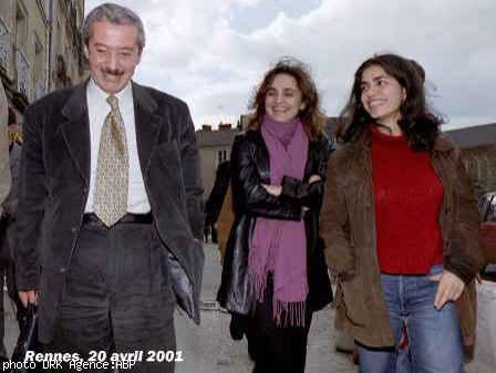 Akin Birdal a tenu le 20 avril 2001 une conférence sur les droits de l\'homme en Turquie et a été reçu en audience par Edmond Hervé maire de Rennes.