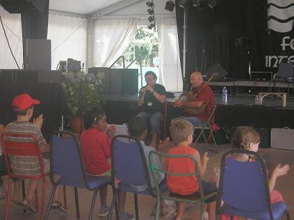 Yann Kermabon à la bombarde et Stéphane Kermabon au biniou